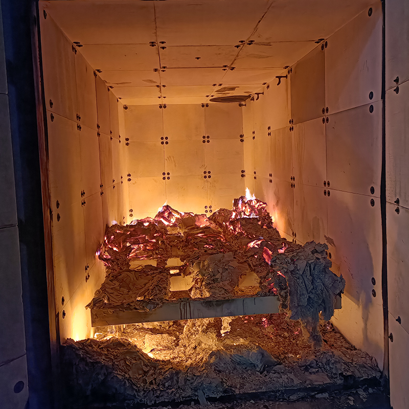 Four à pyrolyse et cabine de nettoyage